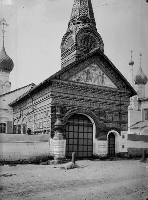 Вид части церкви Иоанна Златоуса. Ярославль.