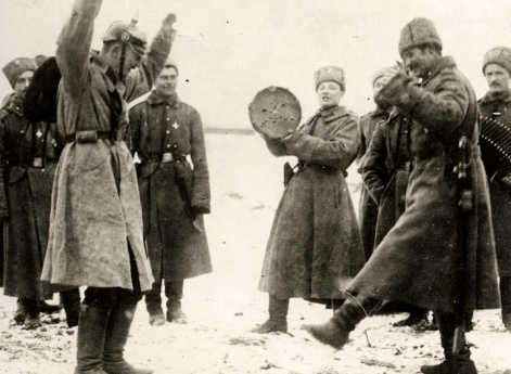 При самых скромных подсчетах немцы потеряли при атаке втрое или даже вчетверо против потерь полка.