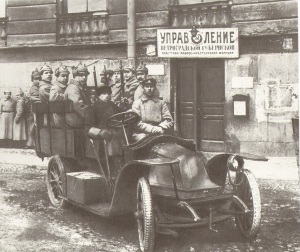  Работники милиции на автомобиле. 1922  год, Петроград.
