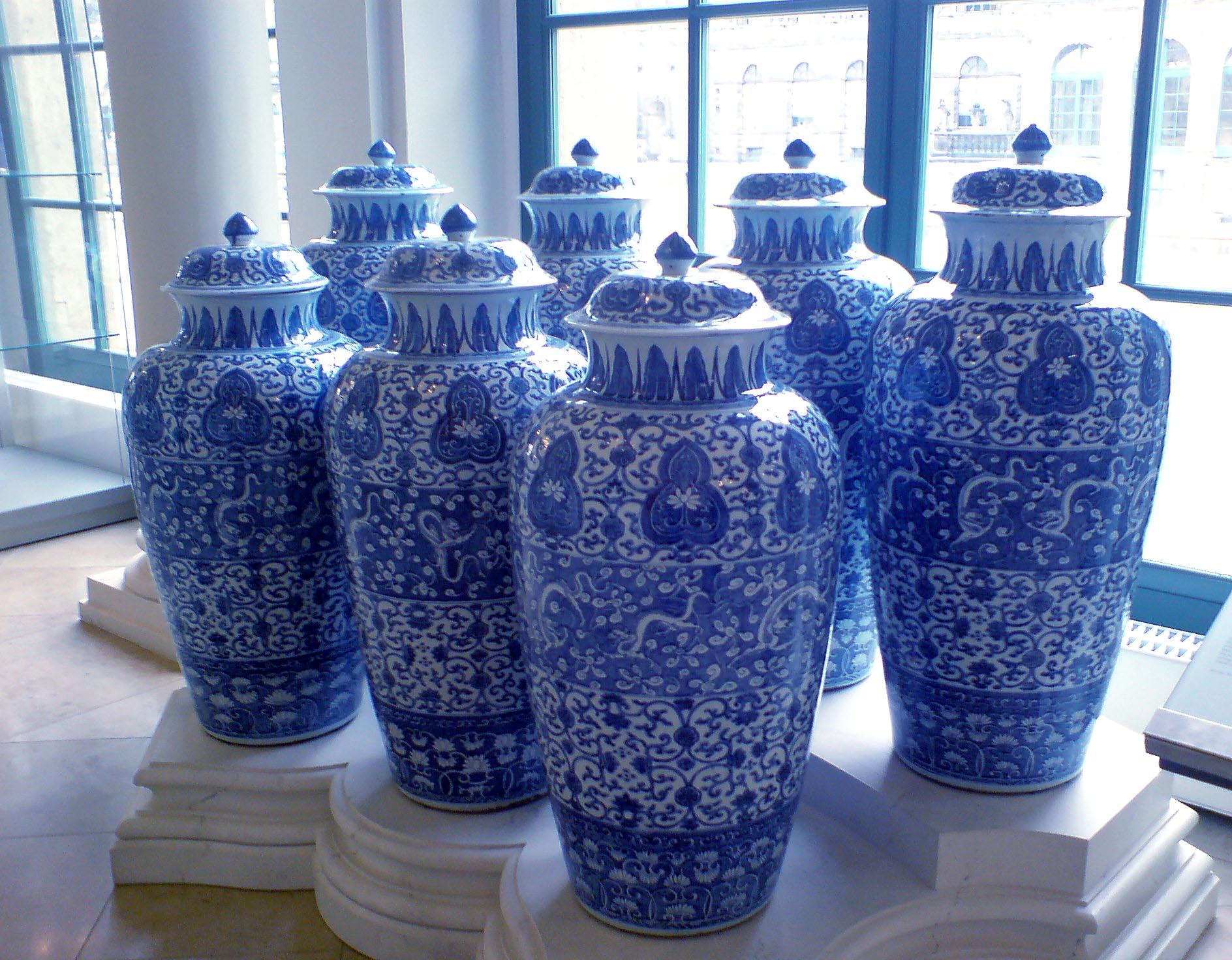 Вазы из коллекции так называемых "Драгунских ваз"