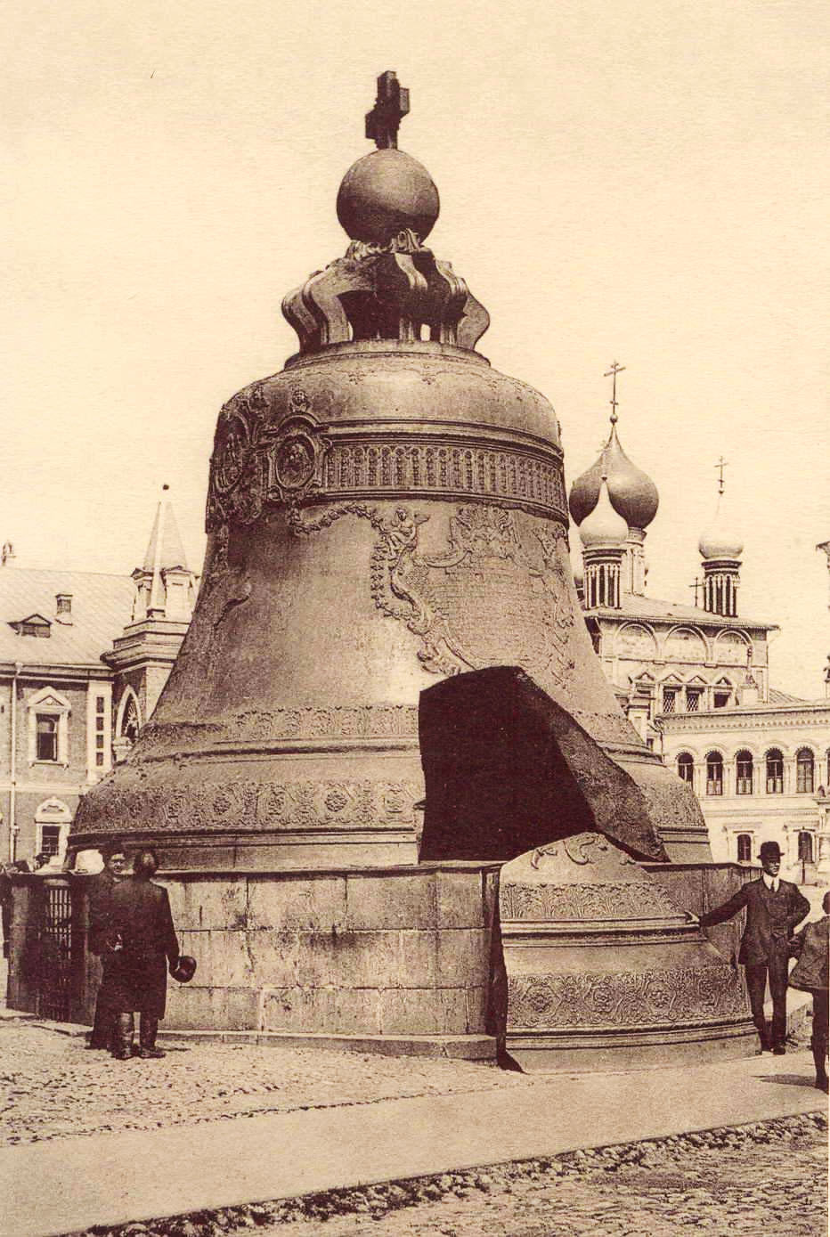 Вид Царь-колокола в конце XIX века